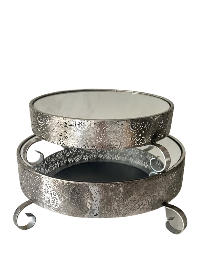 The Bellamy Mirrored Stand