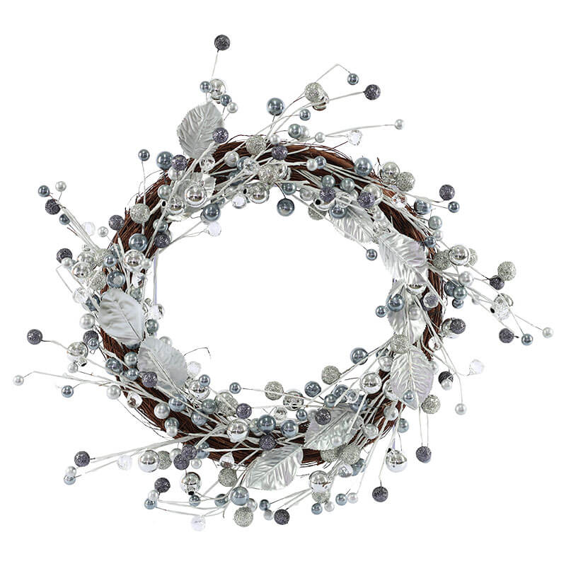 Elegant Silver and White Berry Wreath – Holiday Decoration Trans Natal